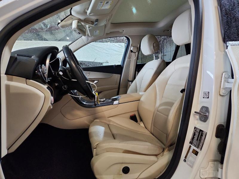 2017 MERCEDES BENZ GLC 300 4MATIC photo 4