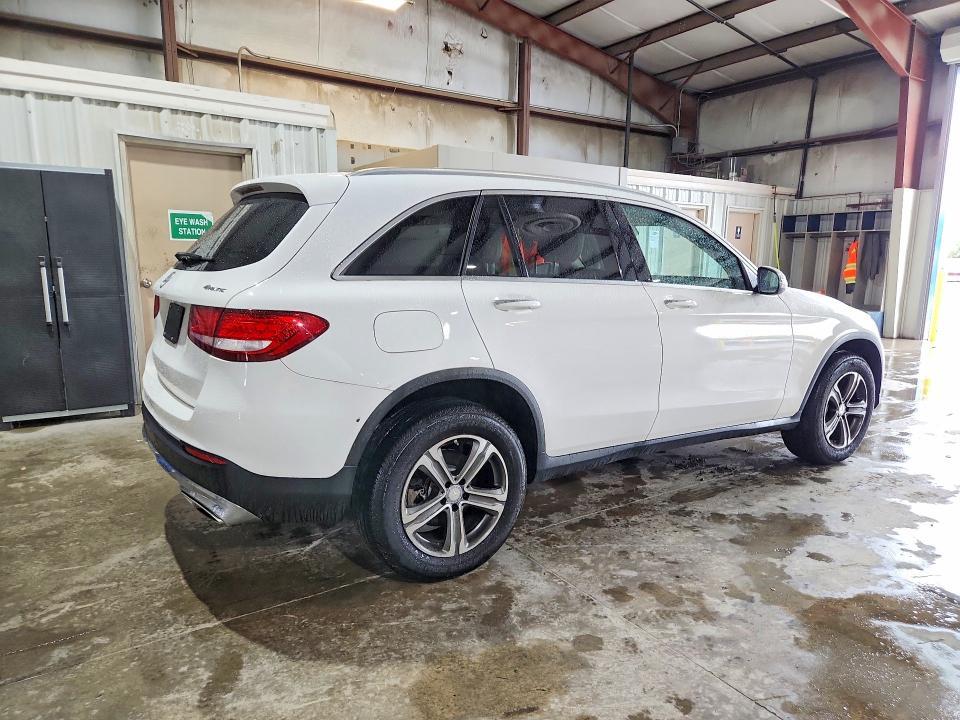 2017 MERCEDES BENZ GLC 300 4MATIC photo 8